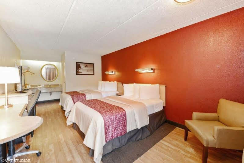 Red Roof Inn Tampa Fairgrounds - Casino Mango Exterior photo