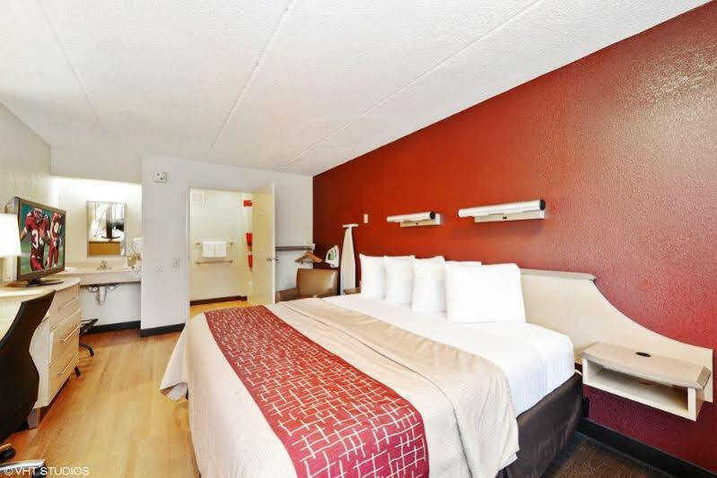 Red Roof Inn Tampa Fairgrounds - Casino Mango Exterior photo